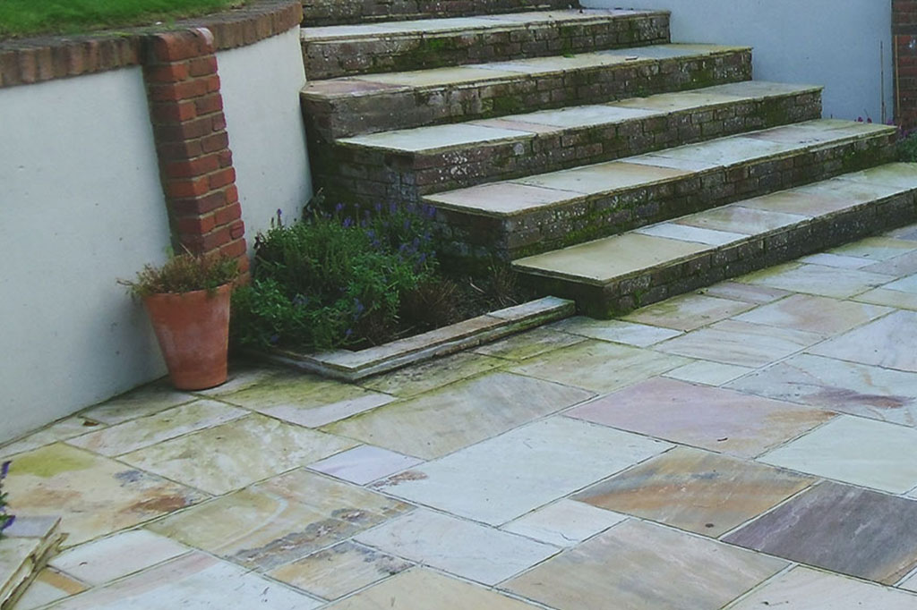 Moss-Growth-Sandstone-Hampshire