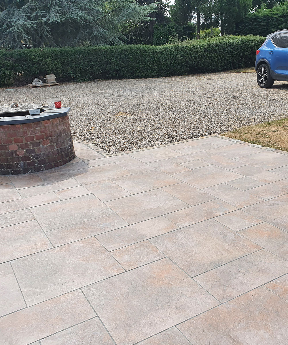 Beaulieu-Autumn-Modular-Porcelain-Paving-New-Forest