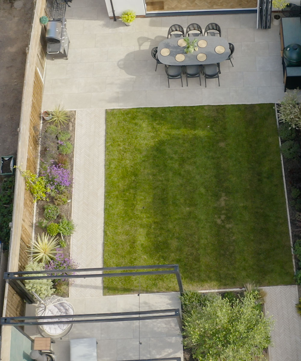 Exbury Heritage Tumbled Edge Italian Porcelain Southampton Garden