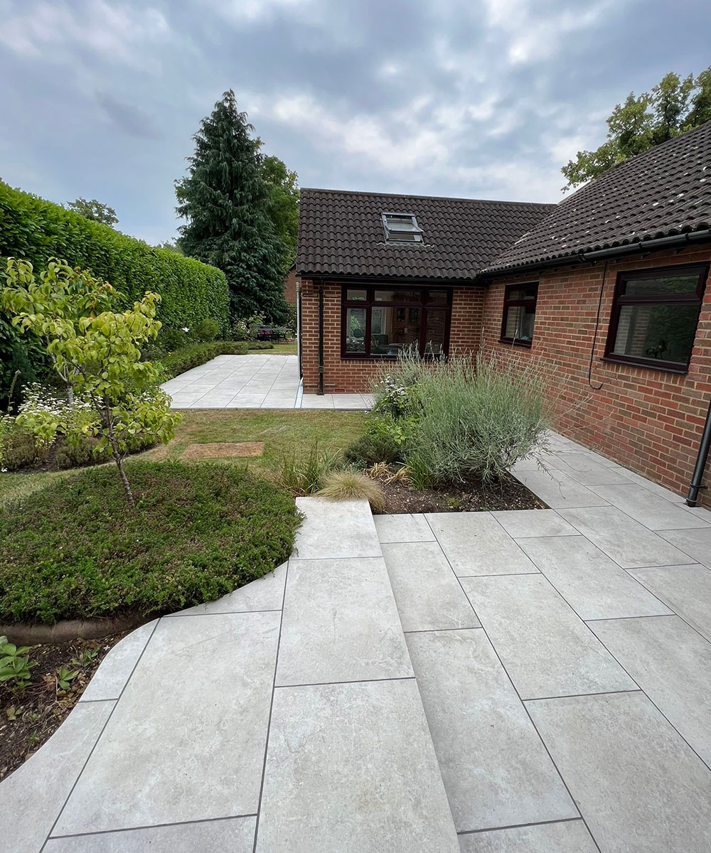 Exbury-White-Porcelain-Paving-New-Forest