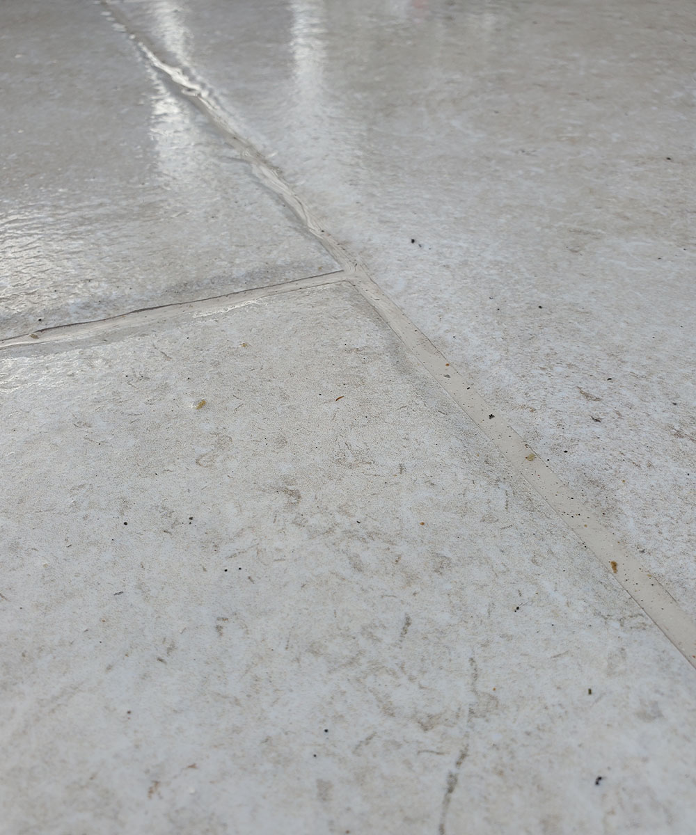 Exbury White Tumbled Edge Porcelain Paving