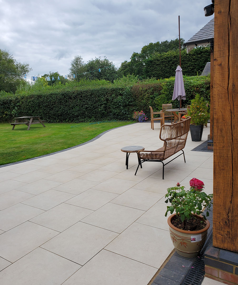 Minstead-Beige-Porcelain-Paving-Southampton