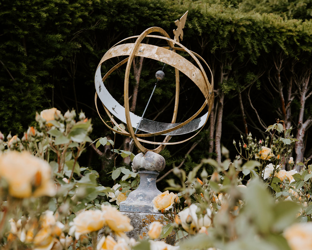 Metal-Sculptures-Cottage-Plants-Gardens