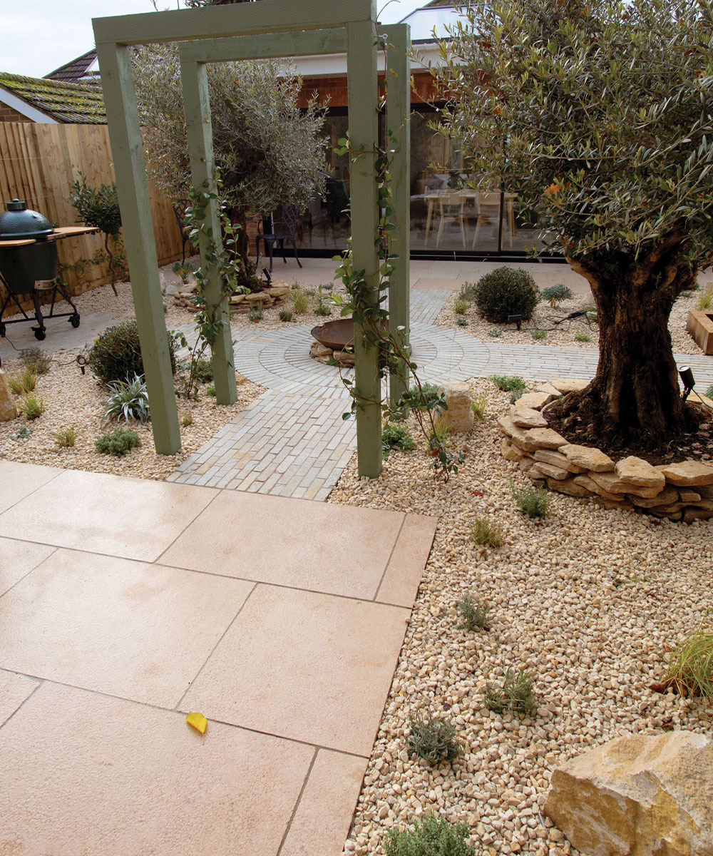 Lymington-Dune-Limestone-Blissford-Pavers-Southampton-Med-Garden