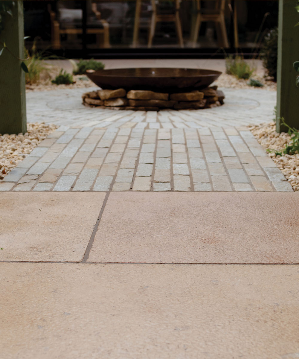 Lymington-Dune-Limestone-Blissford-Pavers-Southampton-Med-Garden