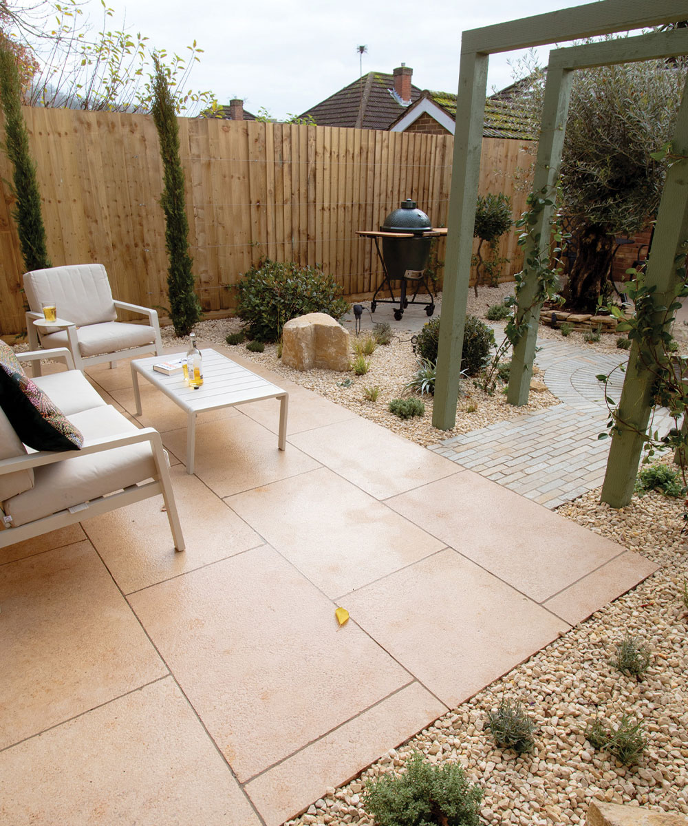 Lymington-Dune-Limestone-Blissford-Pavers-Southampton-Med-Garden