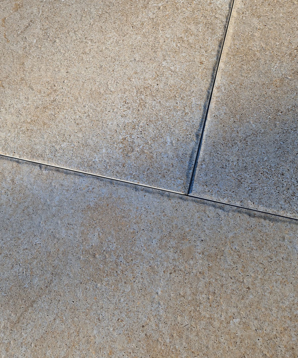 Exbury-Dune-Tumbled-Edge-Porcelain-Paving-Hampshire