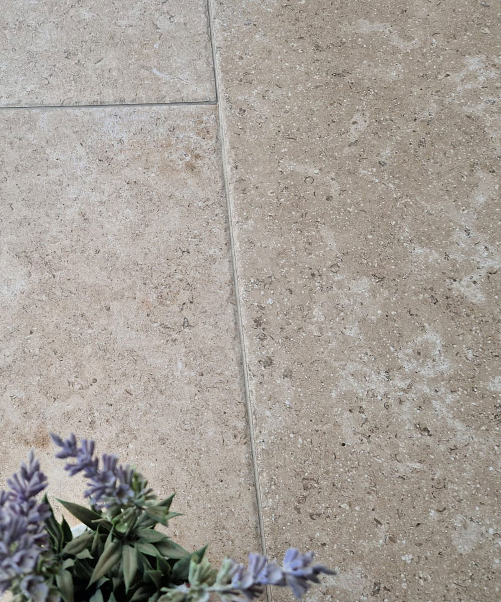 Bramshaw-Pearl-Egyptian--Limestone-Porcelain-Paving