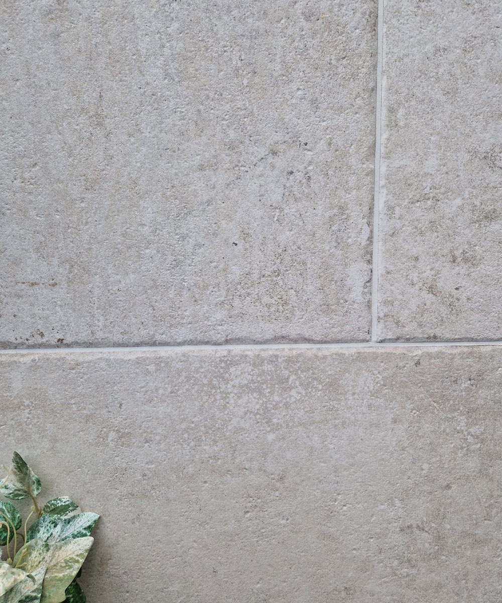 Hordle Old White Porcelain Paving Tumbled Edge Multi Sizes