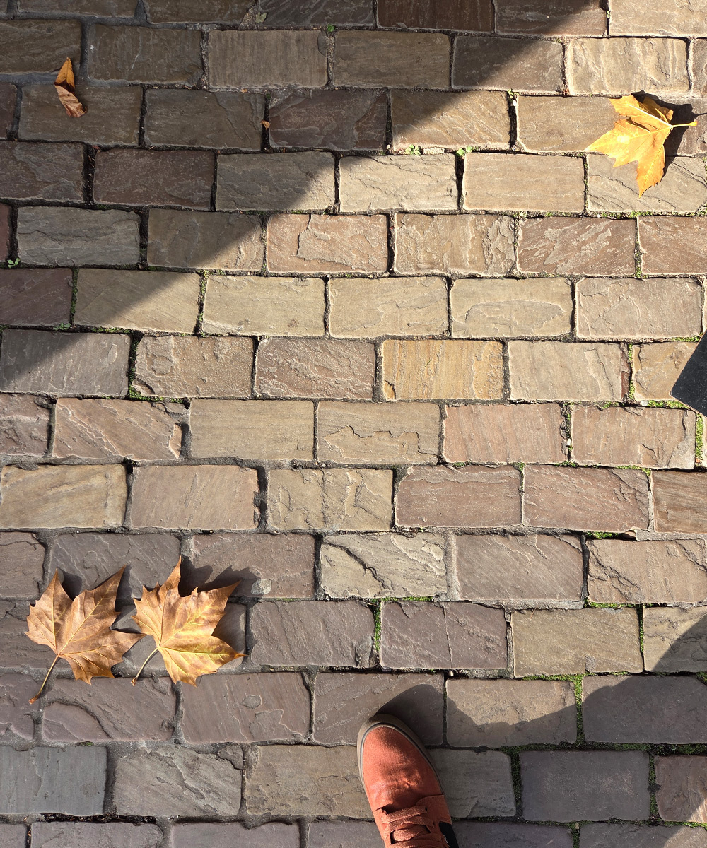 Linwood Tumbled Sandstone Setts Cobbles Hampshire