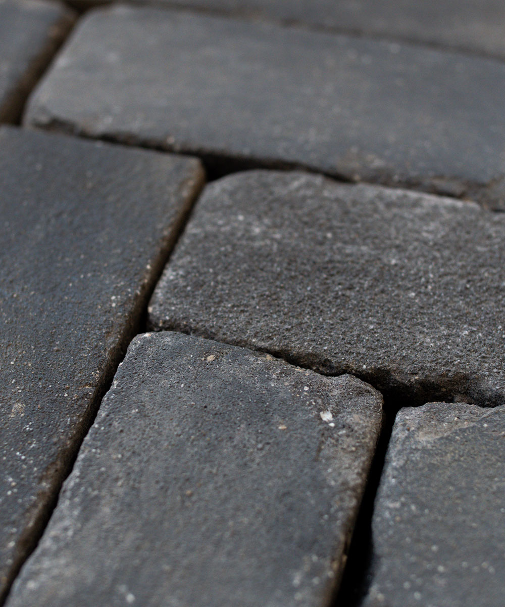 Fritham-Charcoal-Coloured-Clay-Pavers-Hampshire