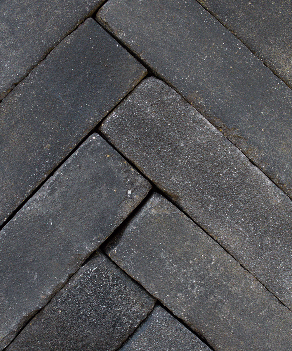Fritham-Charcoal-Coloured-Clay-Pavers-Hampshire
