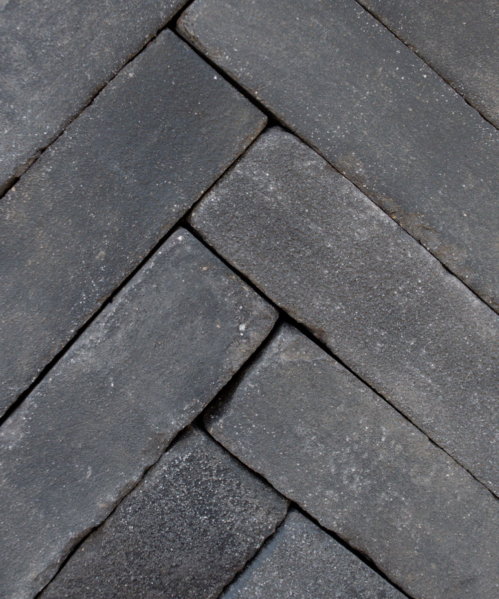 Fritham-Charcoal-Coloured-Clay-Pavers-Hampshire
