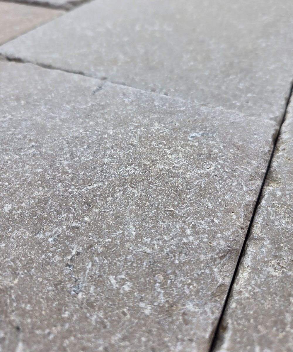 Lymington-Beige-Courtsetts-Natural-Stone-Driveway-Limestone