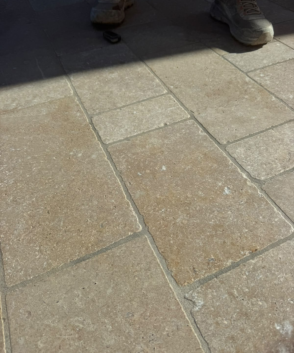 Lymington Beige Driveway Courtsetts