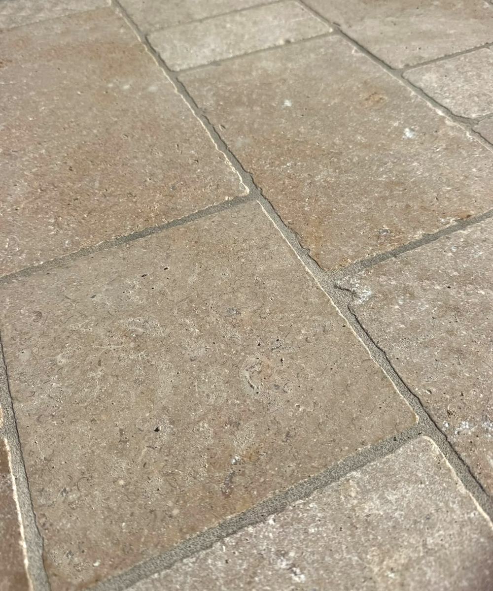Lymington Beige Driveway Courtsetts