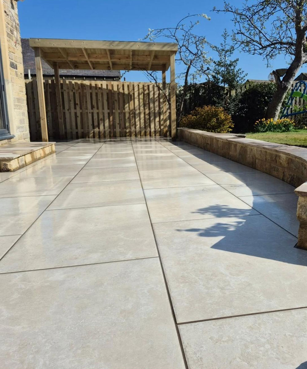 Avon White Tumbled Edge Porcelain Tile